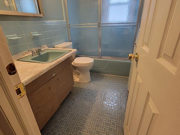 2nd image of 15008 15th Dr Floor 1