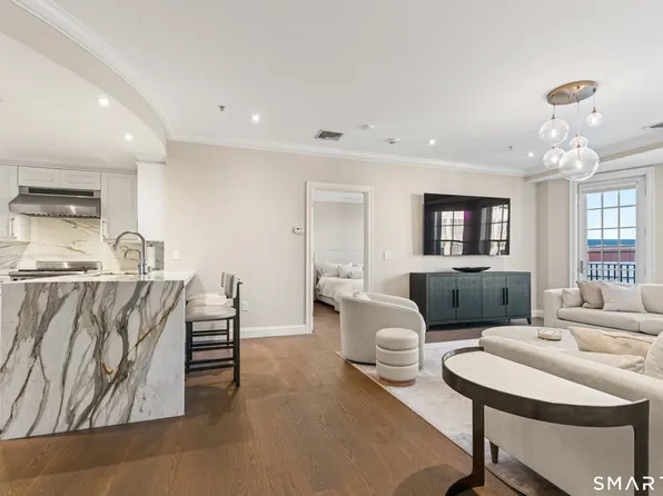 85 Memorial Road APT 411, West Hartford, CT 06107