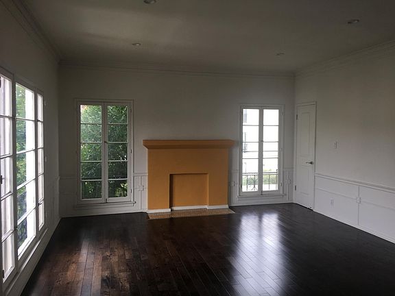 2nd image of 9048 Alcott St