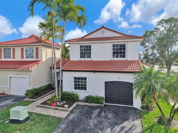17982 SW 11th St, Pembroke Pines, FL 33029