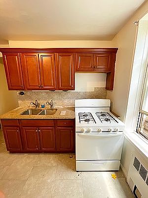 5th image of 1740 E 13th St Floor 2