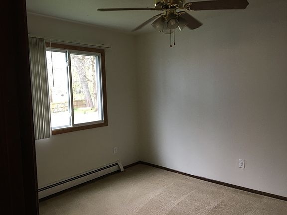 5th image of 338 S Governor St #4