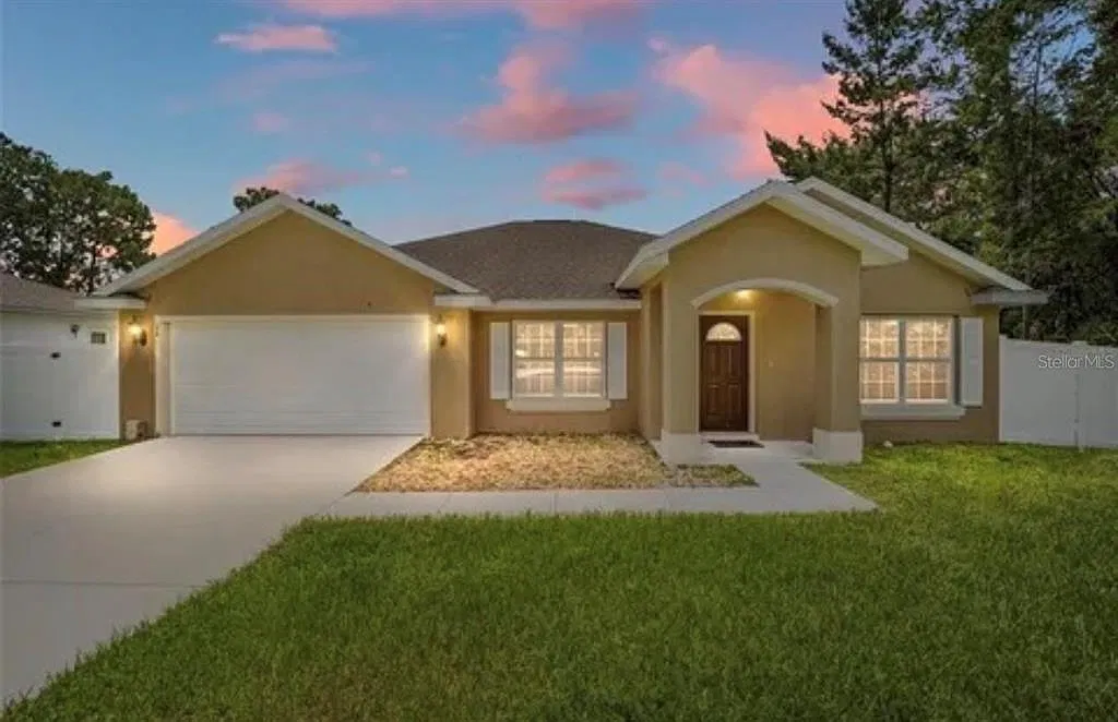 3 bed, 2.0 bath, 1934 sqft, $2,000 — Photo 1