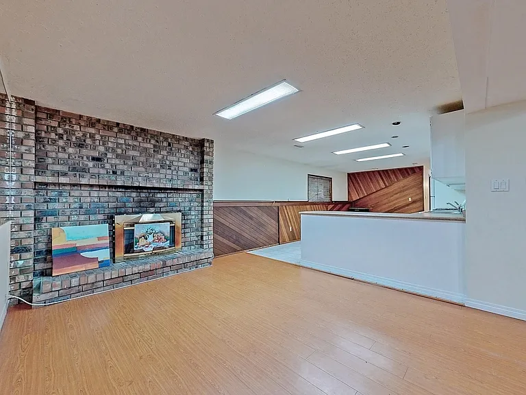 768 Como Lake Ave — Photo 3