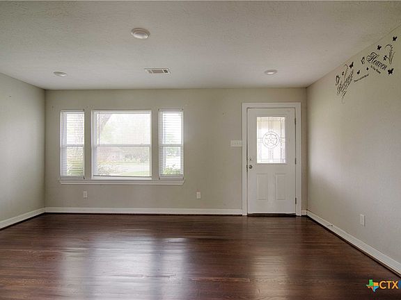 3rd image of 125 Burford St