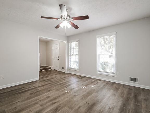 5th image of 895 Highland Ter NE