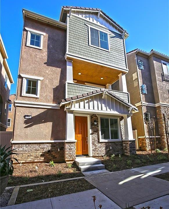 1st image of 718 Ash Ln