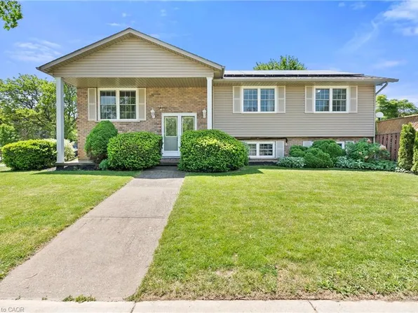 83 Amberwood St, Hamilton, ON L8J 1Z8