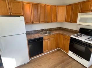 165 Green Ln #1, Philadelphia, PA 19127