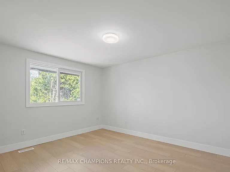 1763 Aldersbrook Rd — Photo 5