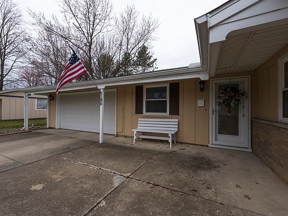 3rd image of 190 Duff Dr