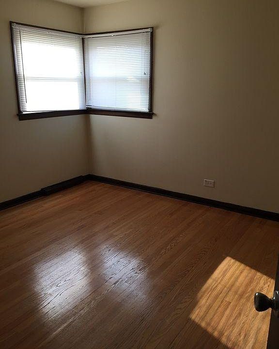 1st image of 751 E 163rd St