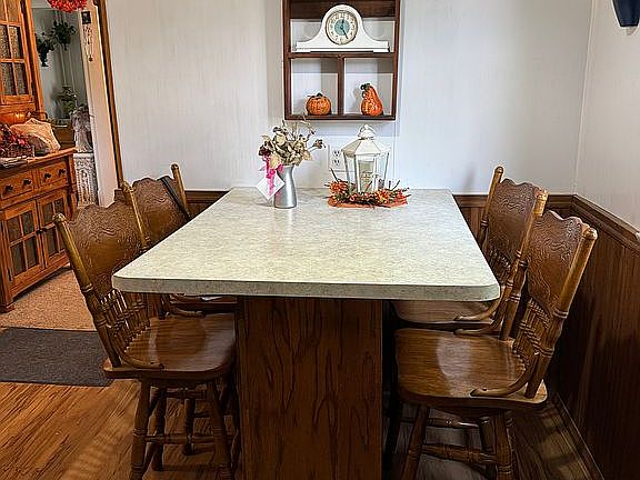 Breakfast nook in kitchen