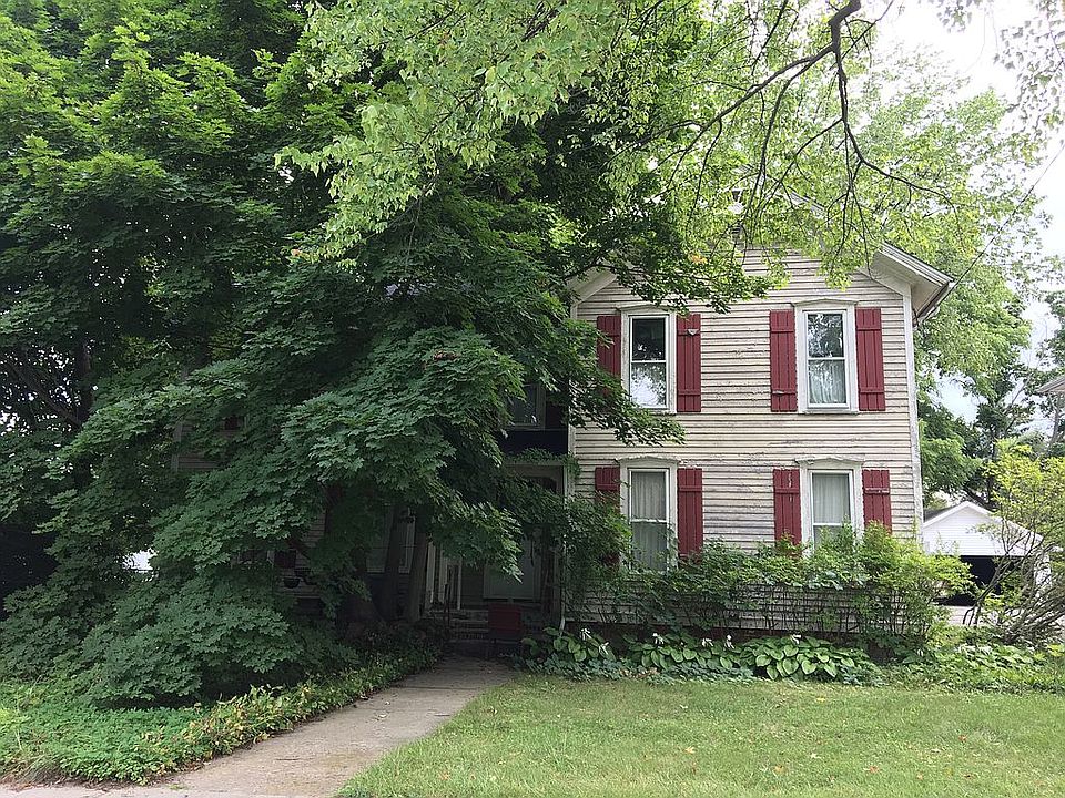 2nd image of 520 E Exchange St