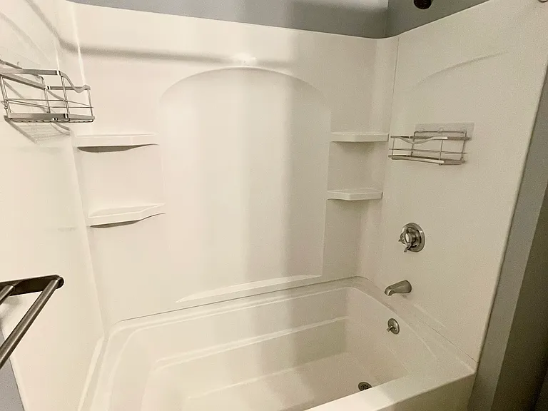 Full sized bathtub.