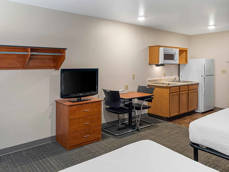 Studio Suite - 2 Full Beds