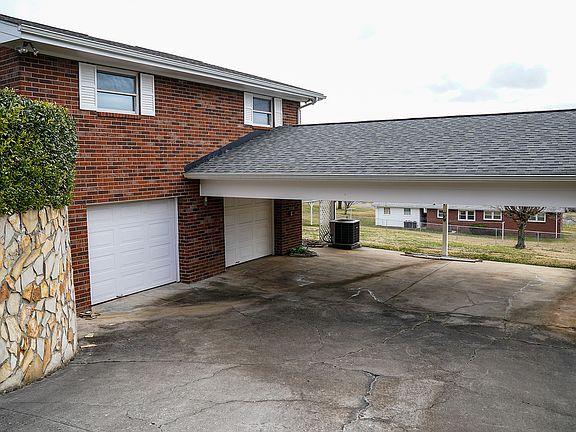 Carport / Garages