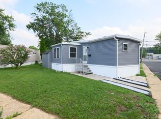 2 Locust Grv, Hazlet, NJ 07730