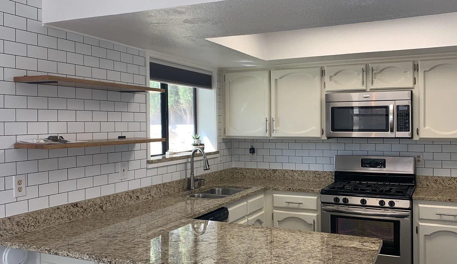 4 bed, 3.5 bath, 1844 sqft, $2,350 — Photo 2