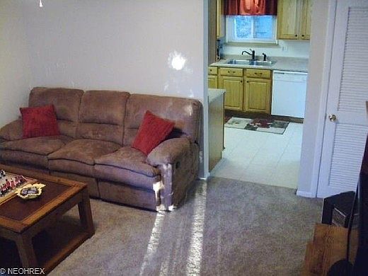 3rd image of 6465 Antoinette Dr