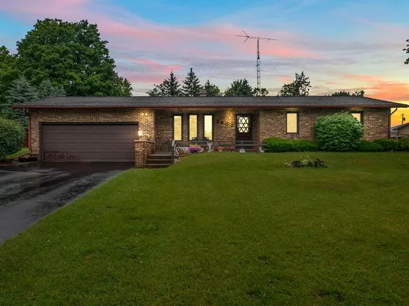 2607 Thompson St, Osseo, MI 49266