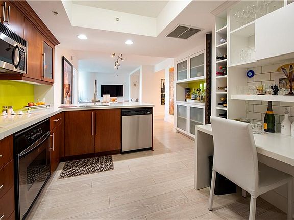 4th image of 401 SW 4th Avenue #503