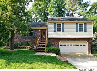 16 Foxberry Dr, Arden, NC 28704