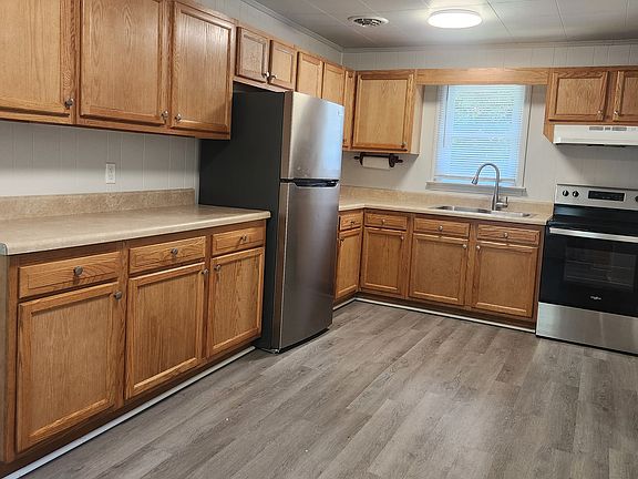 4th image of 221 Herndon St