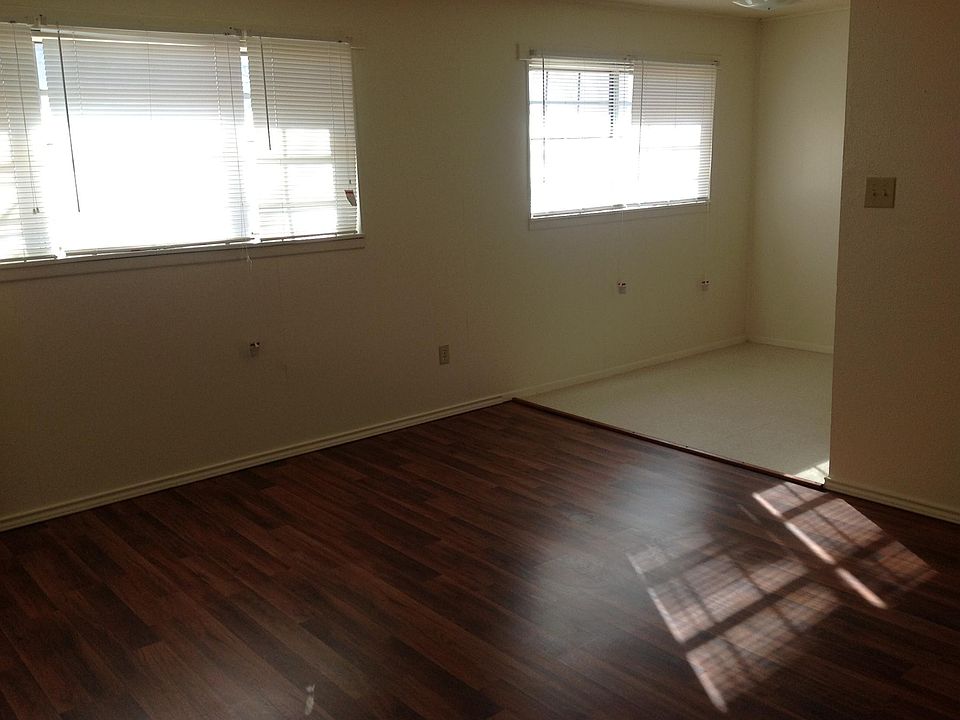 1st image of 804 Stanton Pl
