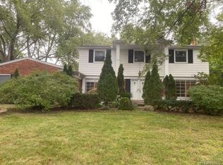 3853 Shellmarr Ln, Bloomfield Hills, MI 48302