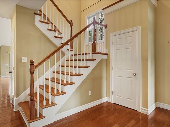 4th image of 13 Woodland Way