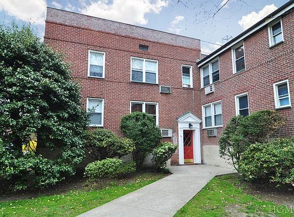 2nd image of 703 Palmer Ct