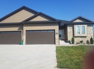 1200 N 100th St, Lincoln, NE 68527