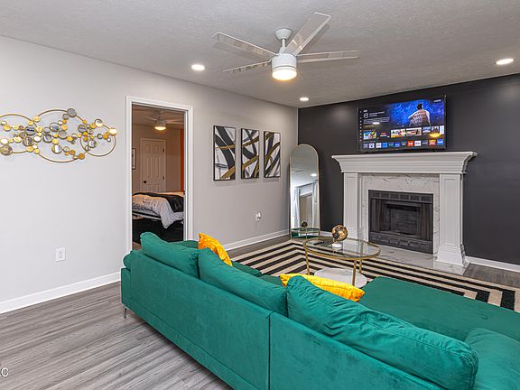 5th image of 114 Bent Creek Cir N #A & B