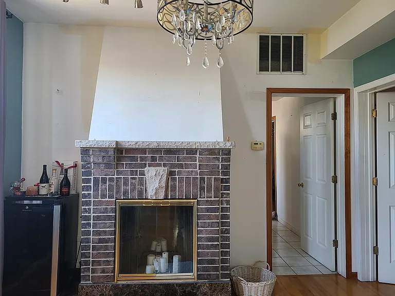 3706 W George St #2 — Photo 6