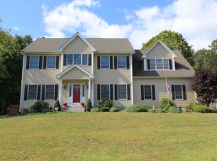 7 Hunter Ln, Somers, NY 10589