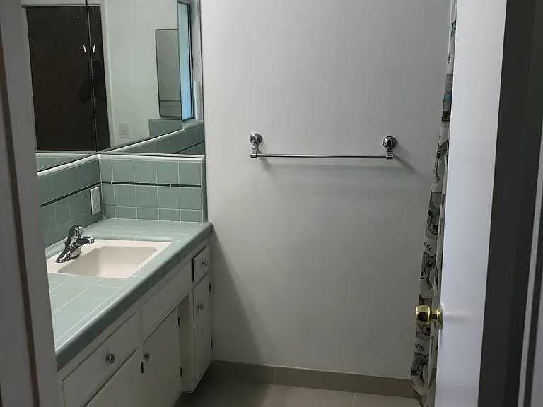 12455 Russell Ave — Photo 11