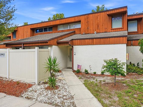 2nd image of 2062 SUNSET POINT ROAD #64