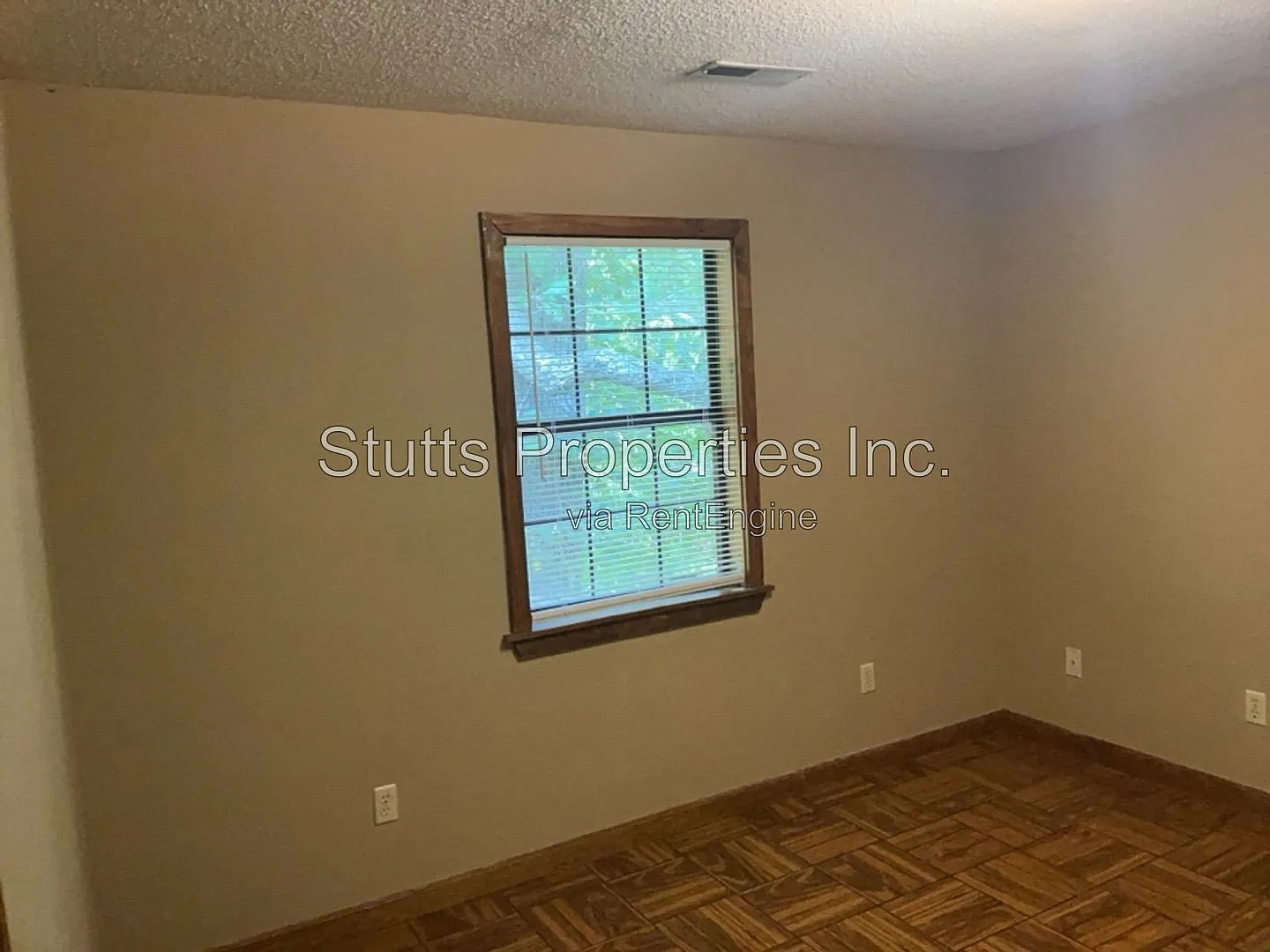 2 bed, 1.5 bath, 900 sqft, $695 — Photo 4