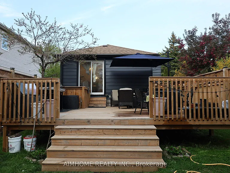 136 Presley Ave W — Photo 10