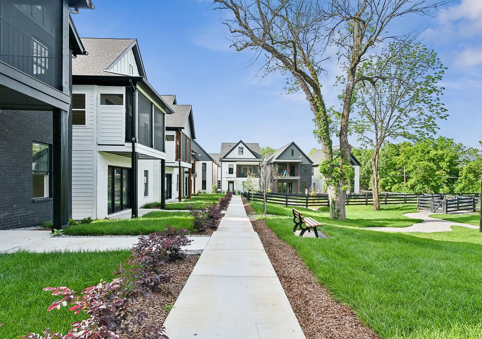 Gorgeous 3/2.5 Single Family Rental Available! — Photo 1