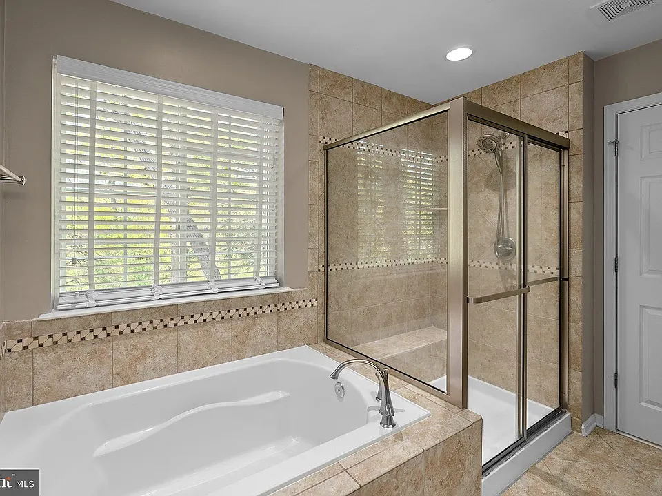 920 Saint Martins Loop