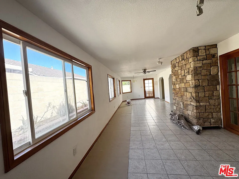 3 bed, 2.0 bath, 1636 sqft, $3,000 — Photo 4