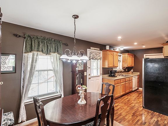 5th image of 2342 Old Greenbrier Pike