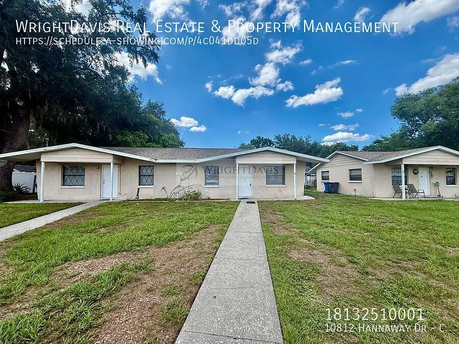 Cozy 2/1 Duplex in Riverview — Photo 1