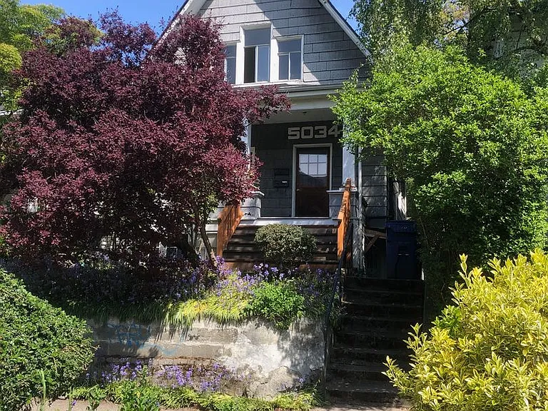 5034 12th Ave NE — Photo 1