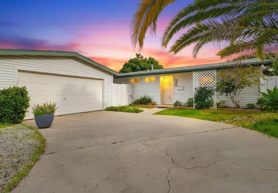 1st image of 3215 Cabrillo Mesa Dr