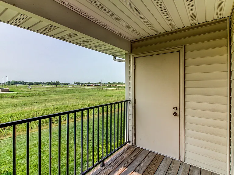 Riverbend Apartment Homes — Photo 9