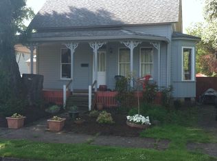 319 E Jefferson Ave, Cottage Grove, OR 97424