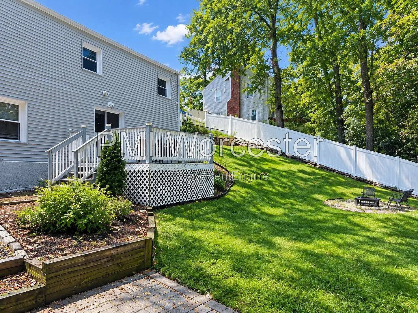 3 bed, 2.0 bath, 1800 sqft, $3,590 — Photo 3